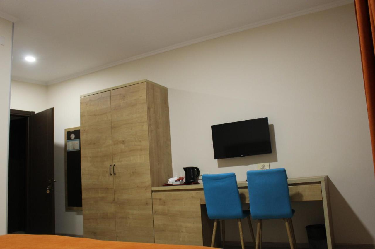 Boutique Hotel 32 บาทูมิ ภายนอก รูปภาพ