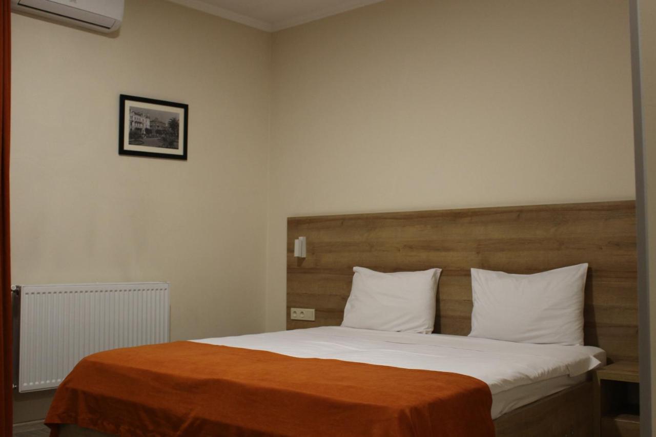 Boutique Hotel 32 บาทูมิ ภายนอก รูปภาพ