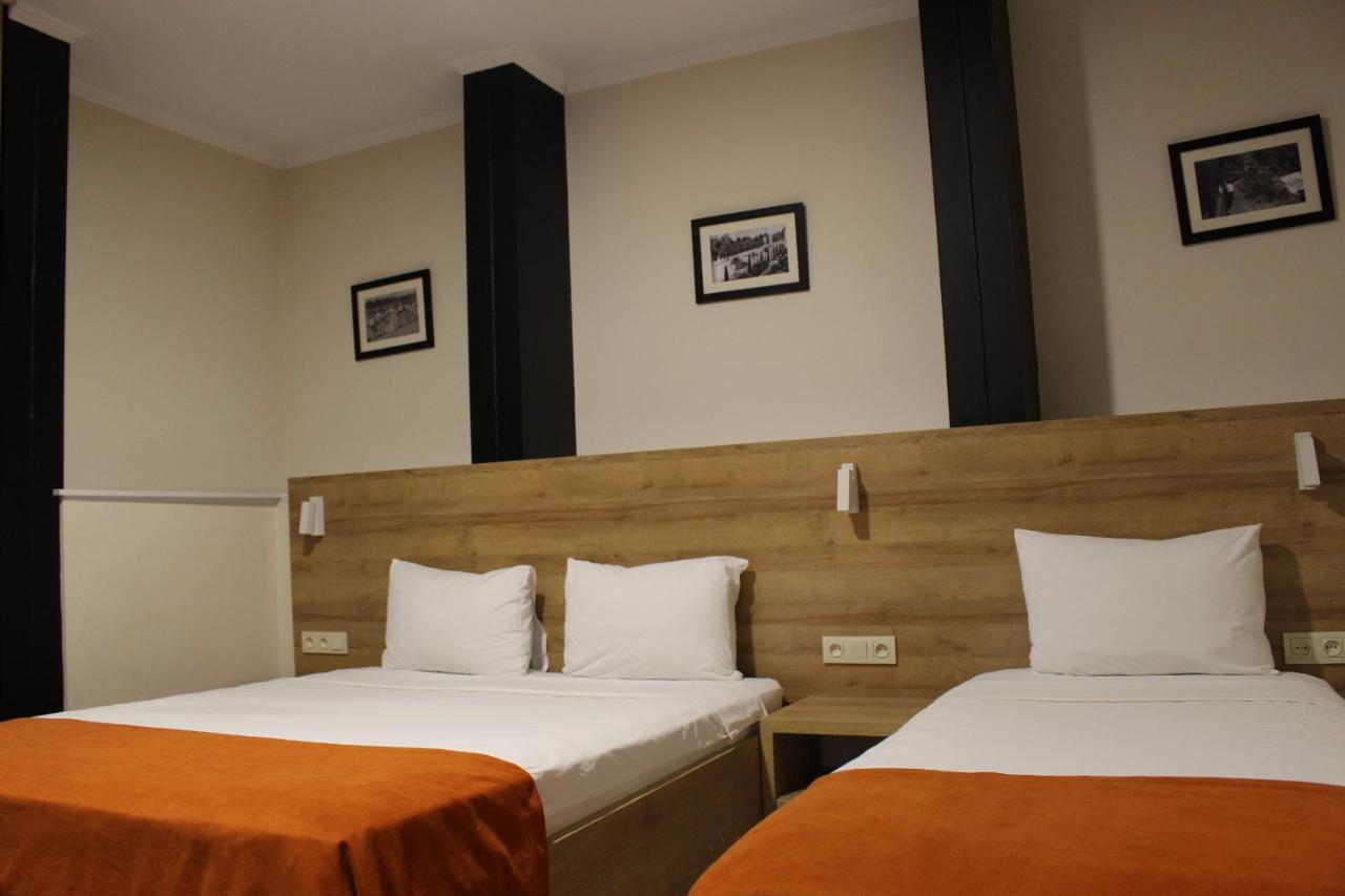 Boutique Hotel 32 บาทูมิ ภายนอก รูปภาพ