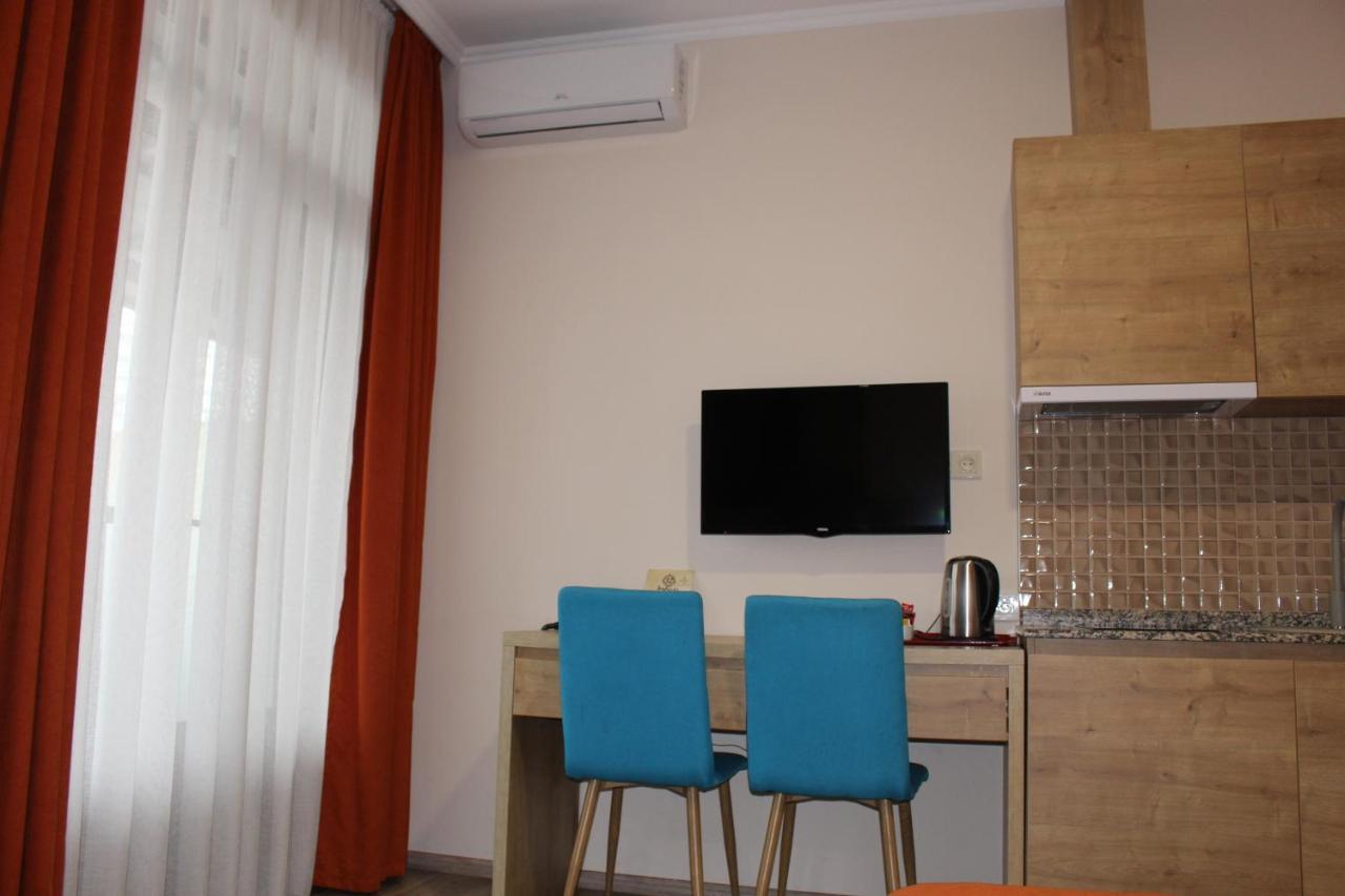 Boutique Hotel 32 บาทูมิ ภายนอก รูปภาพ