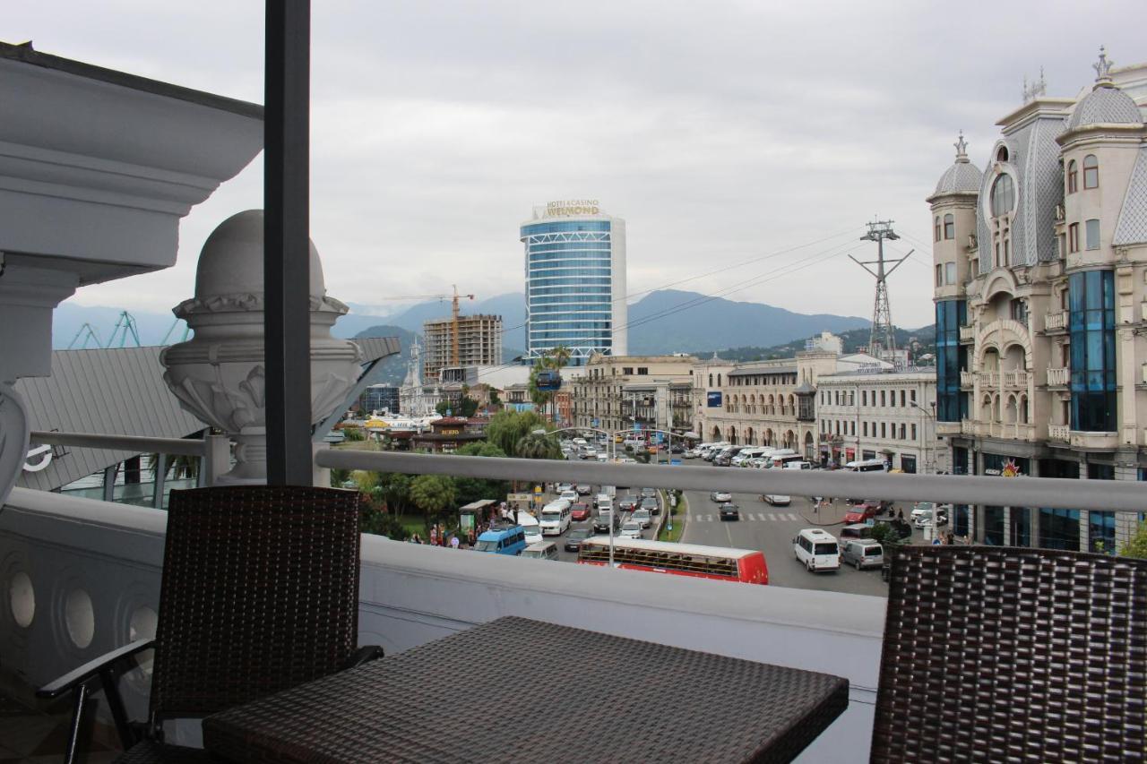 Boutique Hotel 32 บาทูมิ ภายนอก รูปภาพ