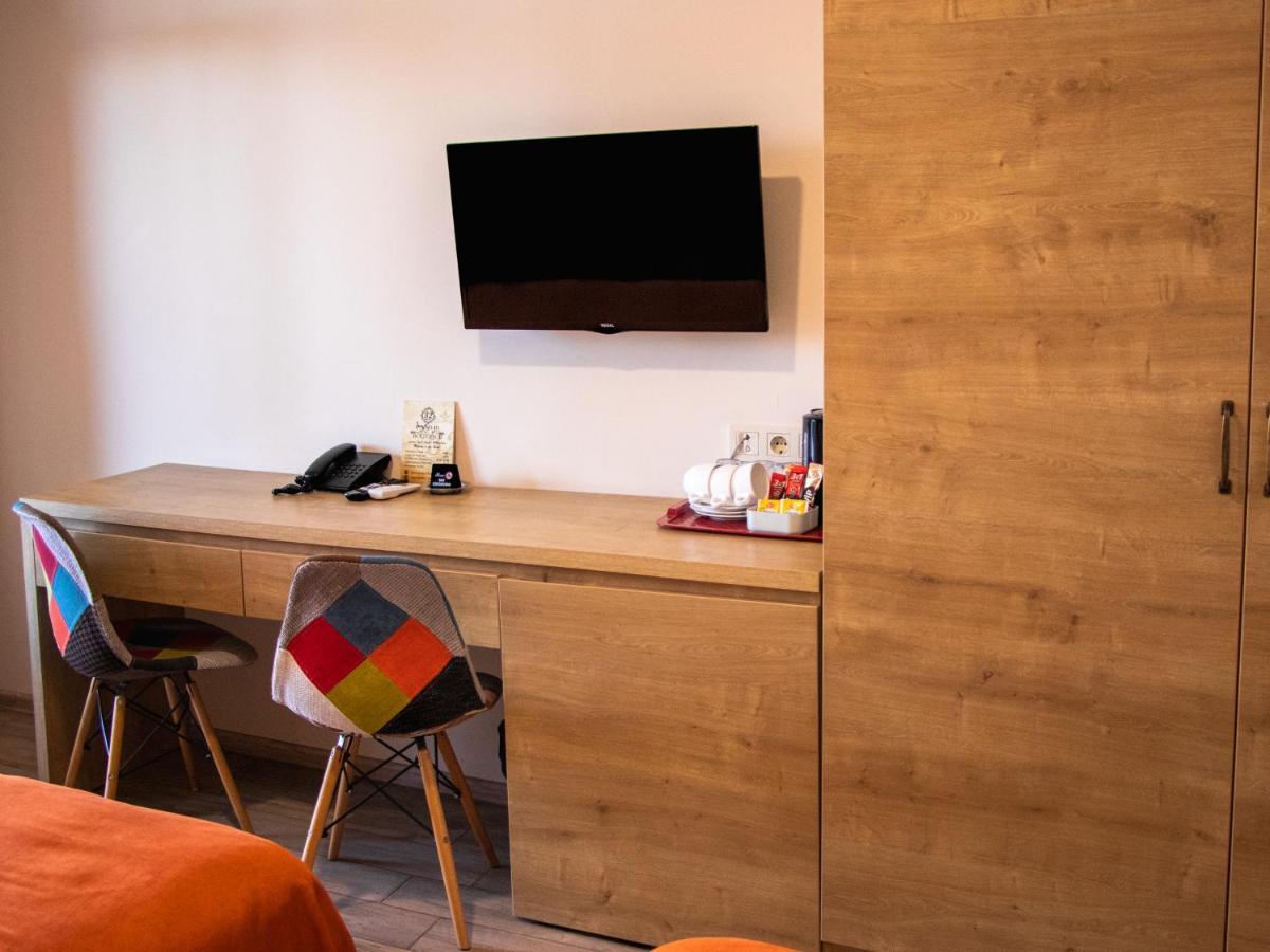 Boutique Hotel 32 บาทูมิ ภายนอก รูปภาพ