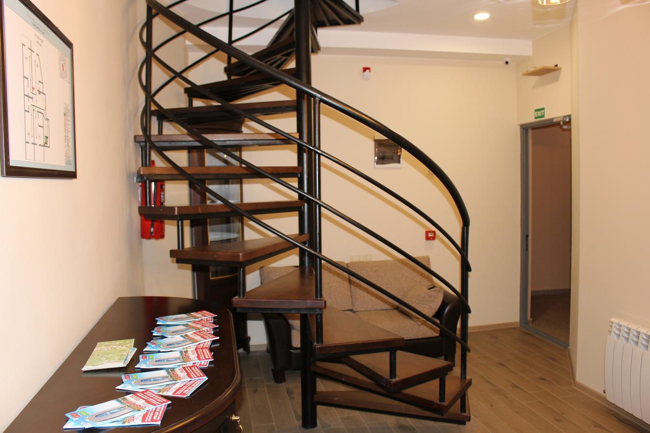 Boutique Hotel 32 บาทูมิ ภายนอก รูปภาพ
