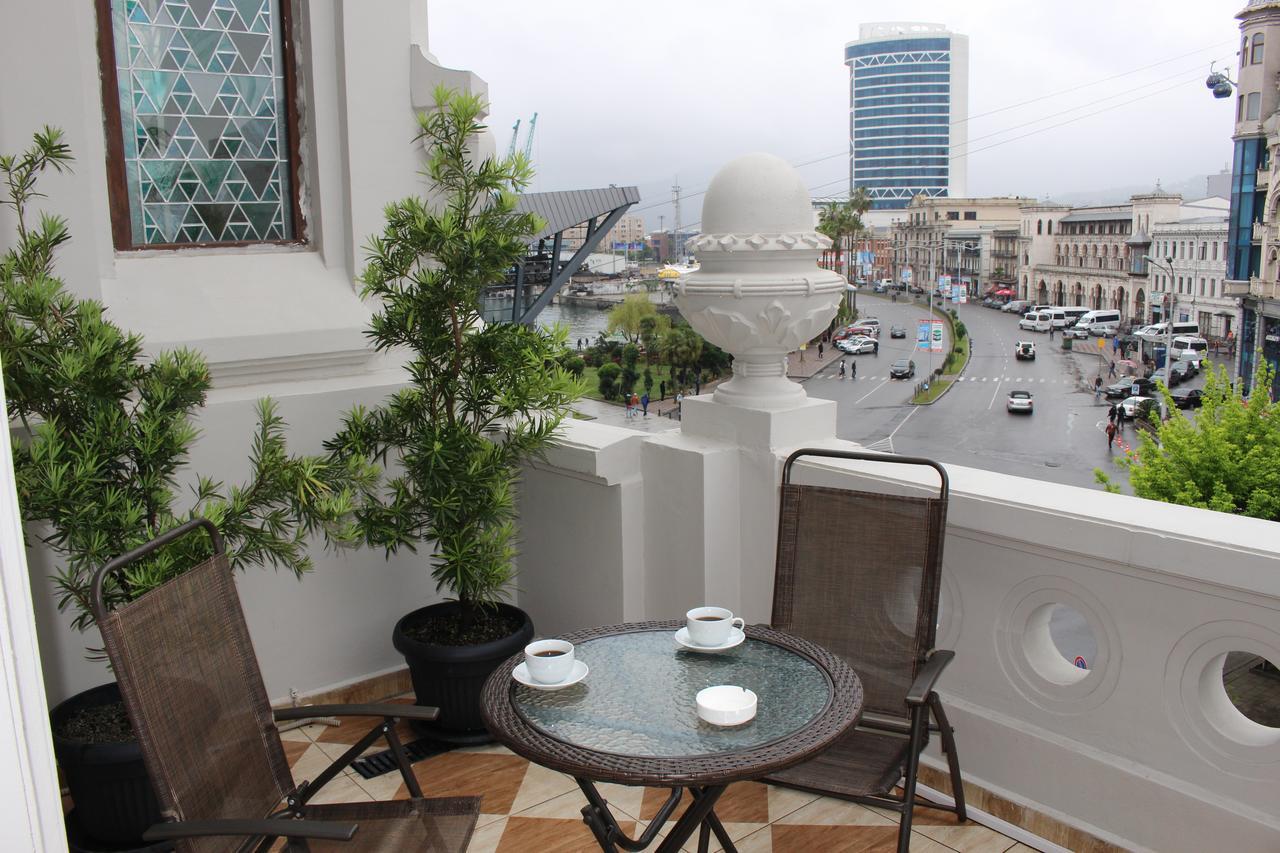 Boutique Hotel 32 บาทูมิ ภายนอก รูปภาพ