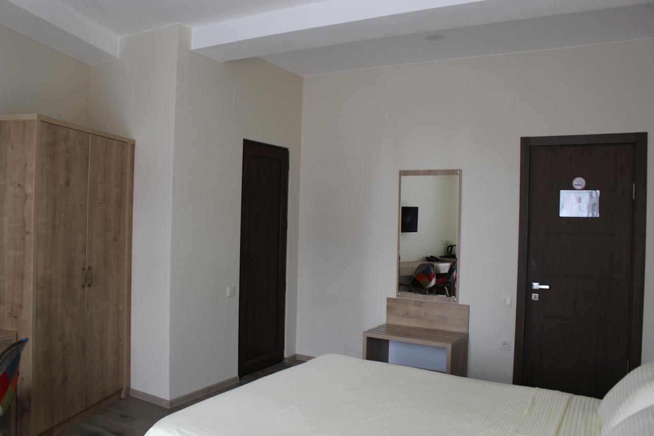 Boutique Hotel 32 บาทูมิ ภายนอก รูปภาพ