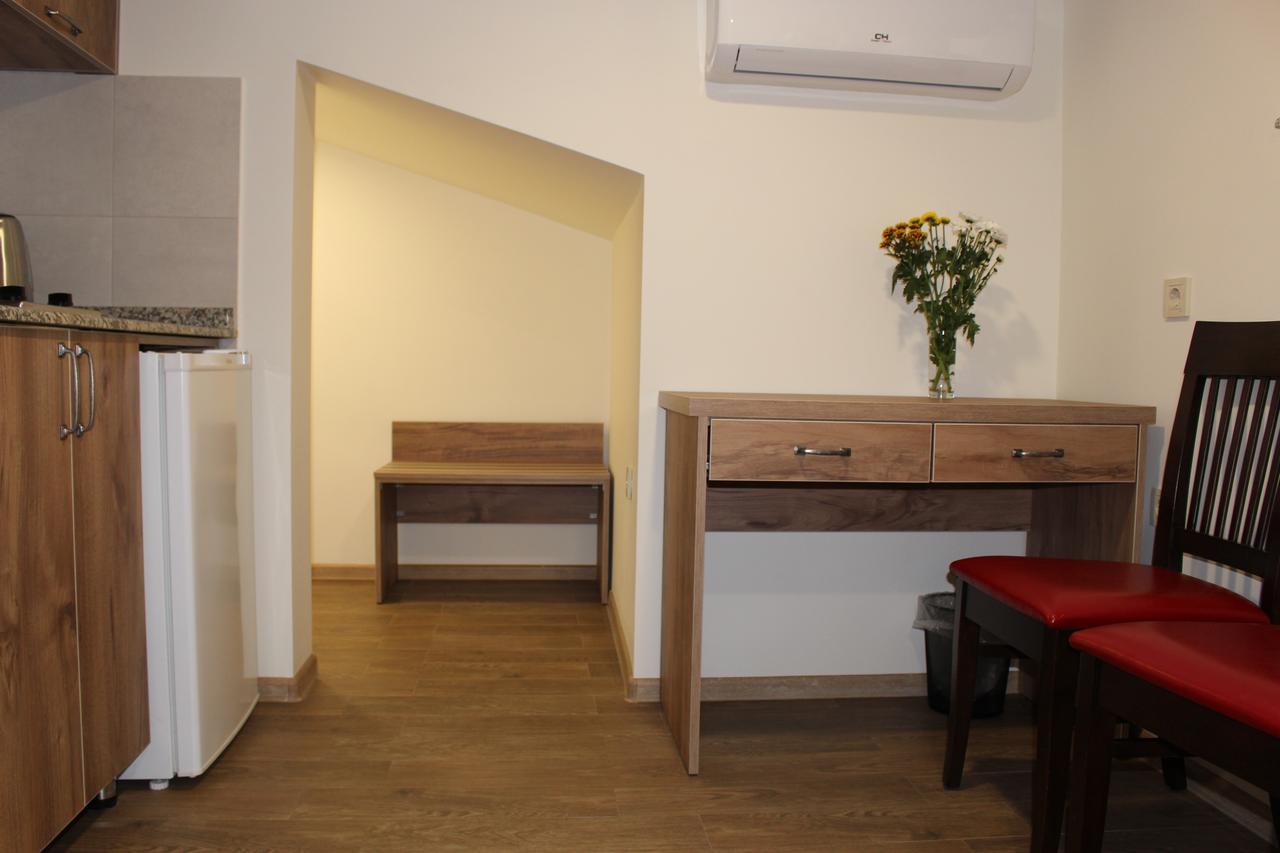 Boutique Hotel 32 บาทูมิ ภายนอก รูปภาพ