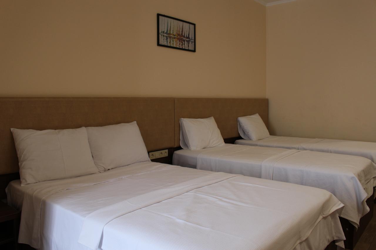Boutique Hotel 32 บาทูมิ ภายนอก รูปภาพ