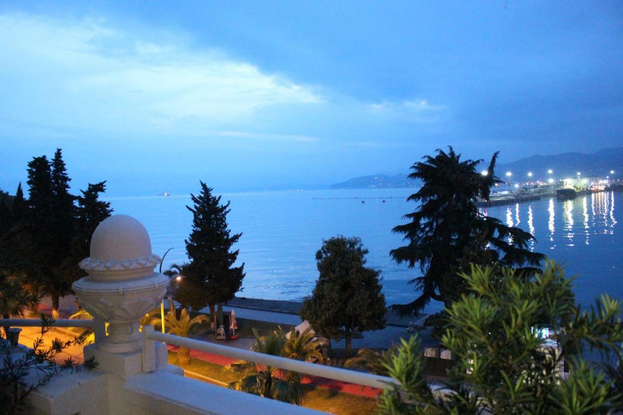 Boutique Hotel 32 บาทูมิ ภายนอก รูปภาพ