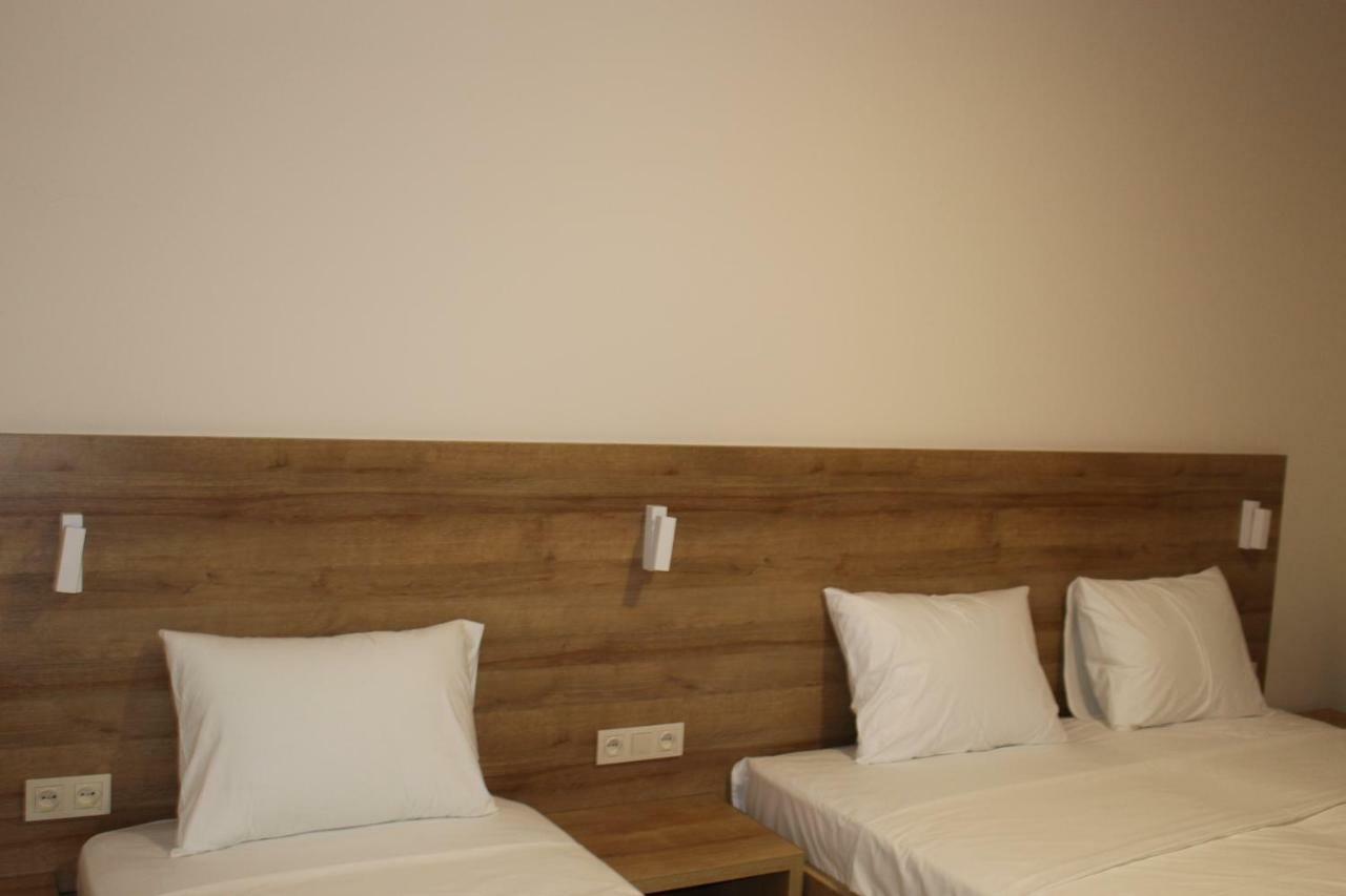 Boutique Hotel 32 บาทูมิ ภายนอก รูปภาพ